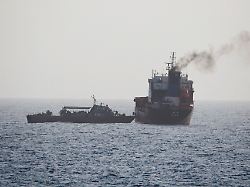 Kurs plötzlich geändert: Beschlagnahmte Iran einen Öltanker in der Straße von Hormus?
