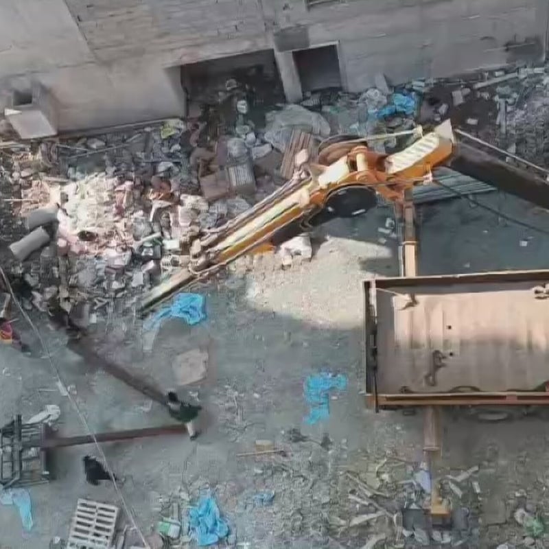 Vinç kırıldı! 2 işçi 25 metreden düştü!