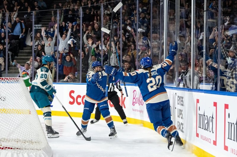 Goldeneyes win first game in franchise history