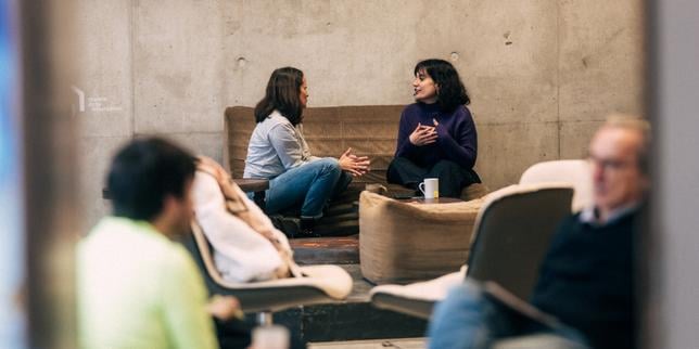 « C’est fondamental qu’on puisse discuter avec des personnes avec qui on n’est pas d’accord » : ces initiatives pour réapprendre à se parler