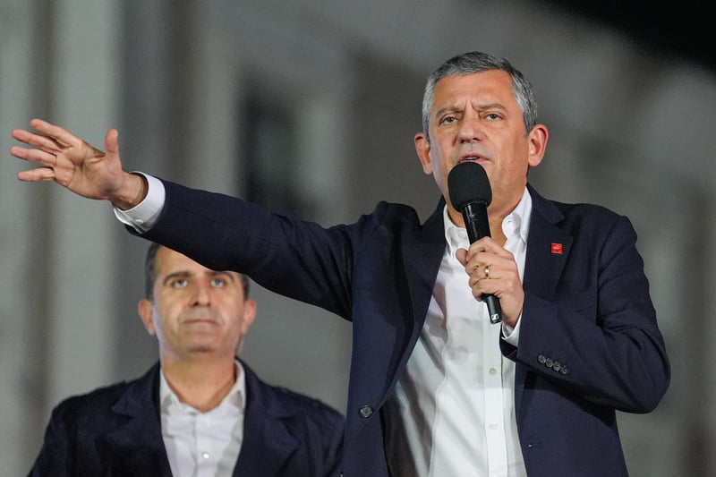 Özgür Özel'den 'gizli tanık' açıklaması: 'HSK'den bu işe el koymasını isteyeceğiz'