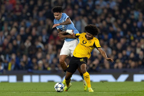 'I beat Usain Bolt's sprint record and Man Utd want to sign me - this is my best position'