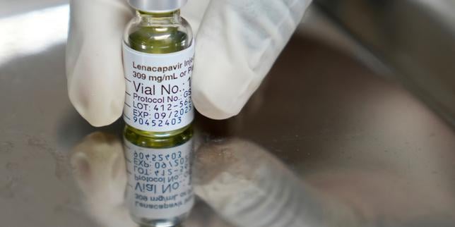 Françoise Barré-Sinoussi, virologue : « La fin du sida est à portée de main, et c’est à la France de donner le coup décisif »