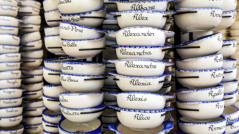 «M’appeler Enzo plutôt que Sofiane m’a aidé» : les prénoms francisés, entre intégration et double culture