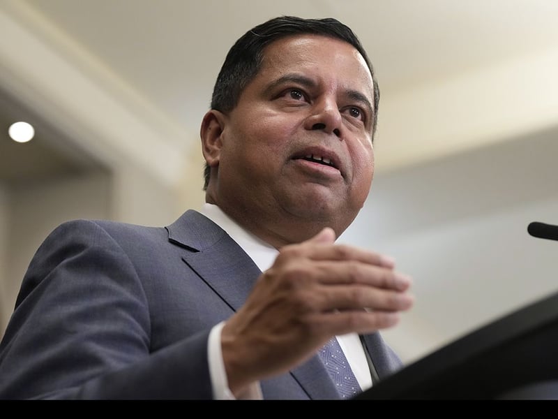 Ottawa delays planned restart of gun 'buyback' program for retailers with banned stock