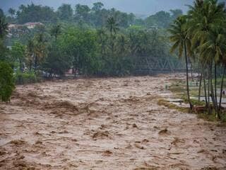 Inondations en Asie du Sud-Est : le bilan humain dépasse les 300 morts en Thaïlande et en Indonésie