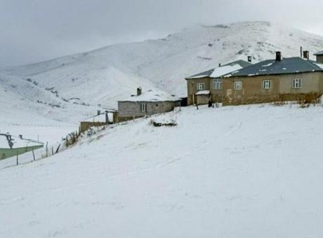 Son dakika... Meteoroloji uyarmıştı! Kar yağışı her yeri beyaza bürüdü