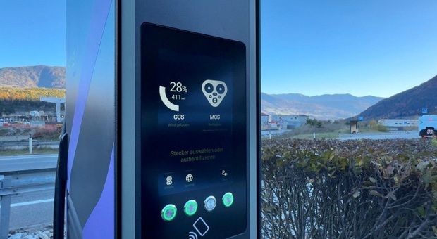 Smart #5 Brabus, record ricarica elettrica con picco di 411 kW su rete pubblica. Rifornimento dal 10 all'80% in 15 minuti