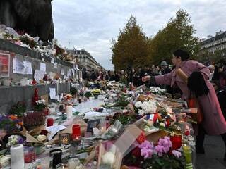 REPORTAGE. Terrasses, Bataclan, République : la mémoire vivante des attentats du 13 novembre à Paris