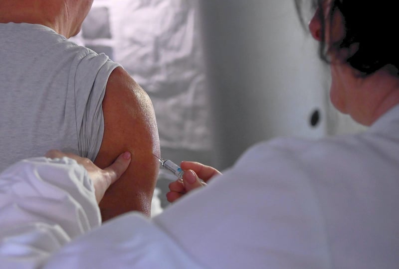 Grippe : la campagne de vaccination démarre vite, des stocks débloqués