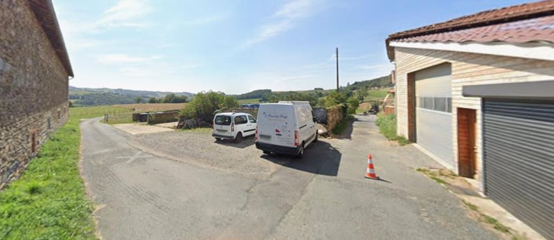 Las des GPS qui envoient des livreurs dans son jardin, un boulanger des monts du Lyonnais veut acquérir l’impasse devant chez lui