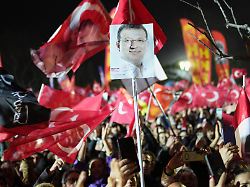 Wollten Freilassung von Imamoglu: Türkisches Gericht spricht 87 Demonstranten frei