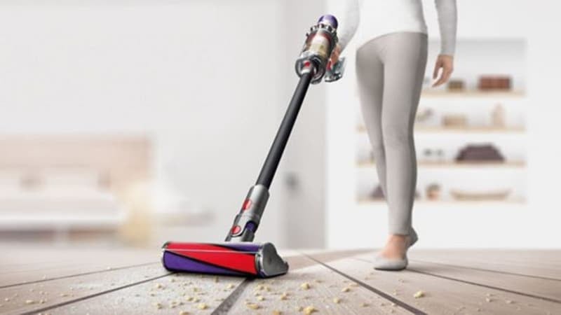 Black Friday : Dyson affiche son aspirateur balai Dyson Cyclone V10 Total Clean à 329 euros
