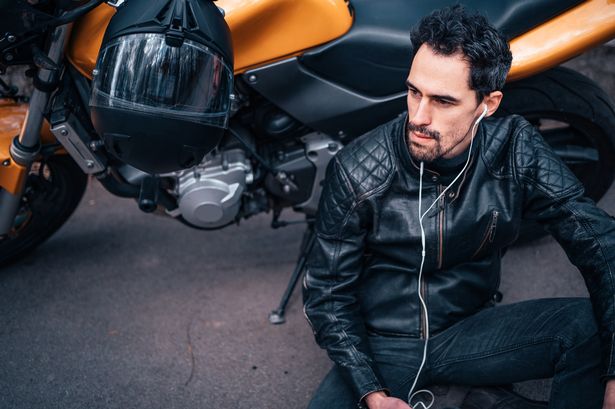 Innocent-looking snap of man on bike leaves people in stitches after cheeky illusion