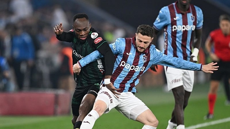 Trabzonspor-TÜMOSAN Konyaspor maçında penaltı kararı! İşte o pozisyon