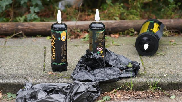 Lachgasverbot: Bundestag verbietet Handel mit großen Lachgaskartuschen und GBL