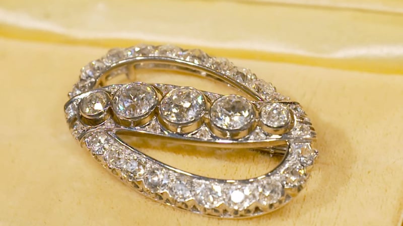 „Bares für Rares“ am 14. November - Diese Brosche ist so teuer wie ein Auto