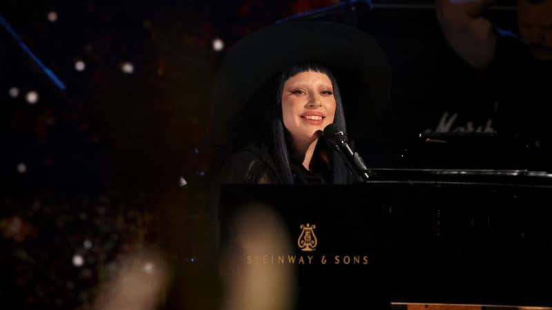 Lady Gaga a rendu hommage aux victimes du 13-Novembre lors de son concert à Lyon