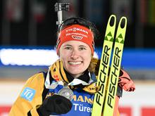 Kurz vor Saisonstart: Nach Babypause: Biathletin Hettich-Walz zurück im Weltcup