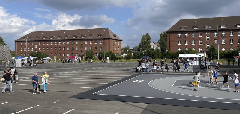 Schon gelaufen: Nachschlag: Kasernen statt Wohnraum