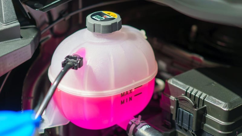 Pablo Fabián, mecánico, sobre el líquido refrigerante del coche: “Siempre hay que medirlo por la mañana, antes de arrancarlo”