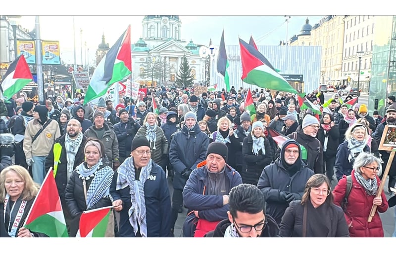 Londra'da on binler, Filistin'e destek için yürüdü