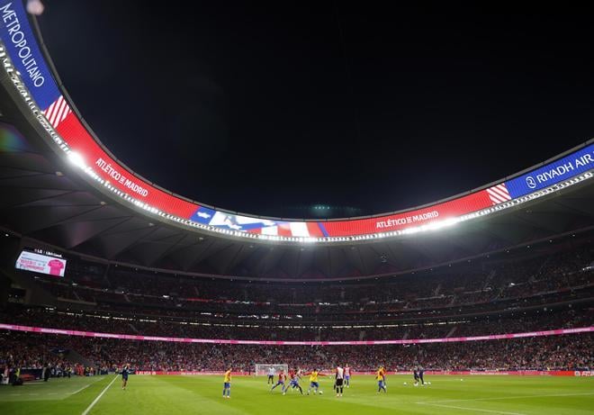 Telefónica corona’ al Atleti con una pantalla circular de última generación de 2.000 metros cuadrados en lo más alto del estadio