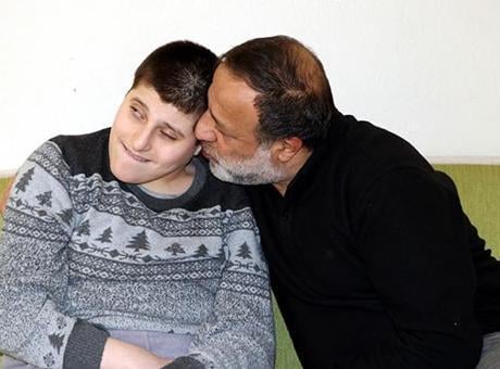 Engelli oğluna 8 yıldır hem anne hem baba: Okula gitmesini çok isterdim