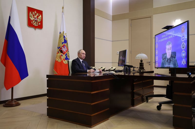 Où est vraiment Vladimir Poutine ? Le président russe sème le trouble avec ses trois bureaux identiques