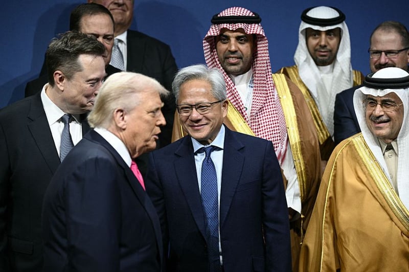 U.S. Approves Advanced Chip Sales to Middle East A.I. Giants in Major Policy Reversal