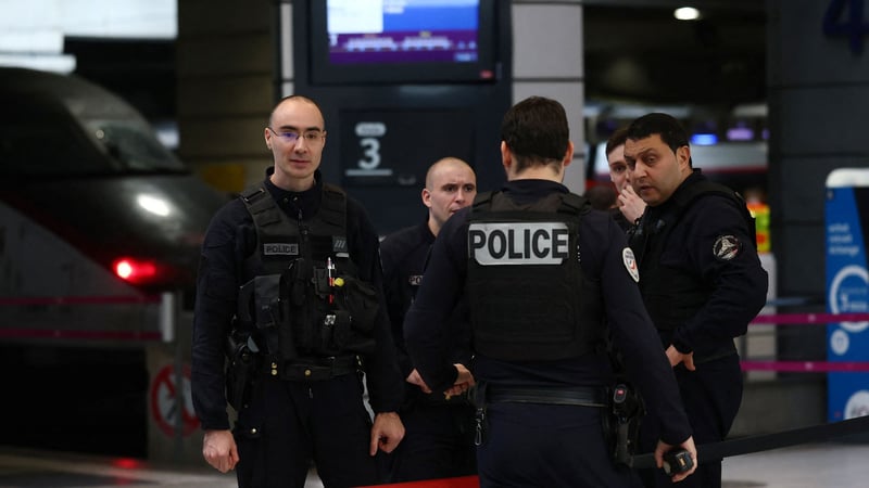 Police shoot and wound man with knife at Paris train station