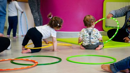 Le financement des crèches augmente de 2% rétroactivement dès janvier 2025, annonce la ministre de la Santé et des Familles