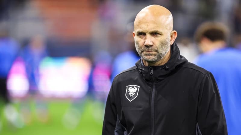 Une conférence de presse lunaire malgré la victoire: l'entraîneur de Caen reste 38 secondes devant les médias et puis s'en va