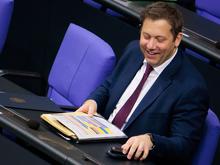 Ausschuss billigt Etat: Bundeshaushalt 2026 mit noch höheren Schulden