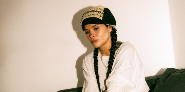 Saya Gray, une « zen » musicienne aux sons grisants