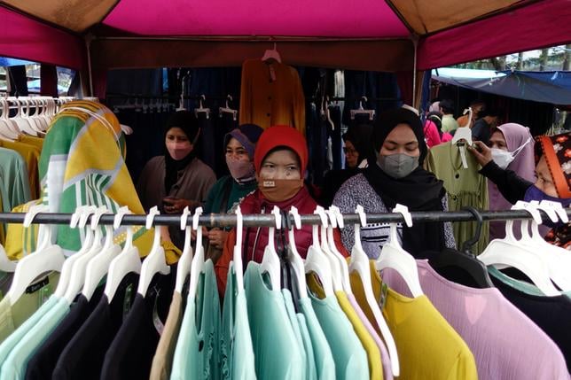 L’industrie textile indonésienne plombée par l’afflux de fripes illégales