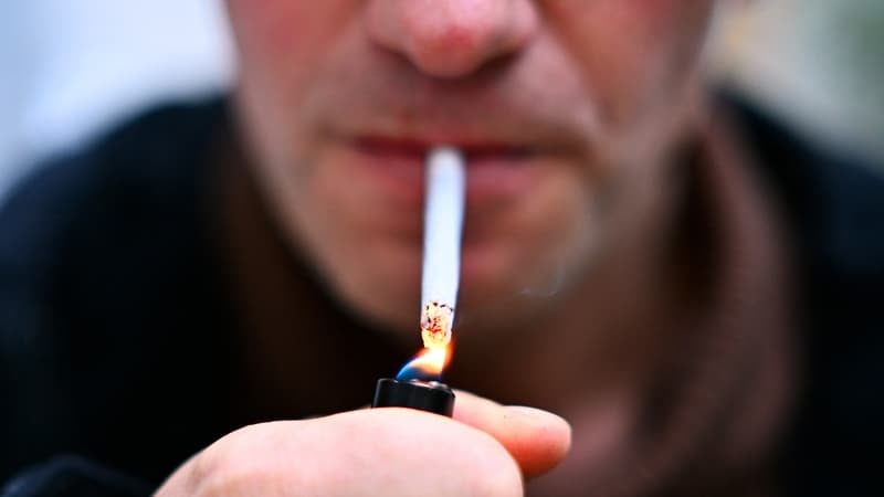 “Le rapport s’est inversé”: cette nouvelle génération qui incite ses parents à lâcher la cigarette