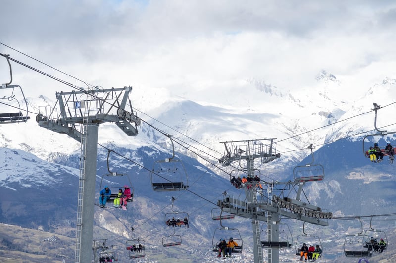 «Les Français vont répondre à l’appel de la montagne» : vers une saison record dans les stations de ski ?