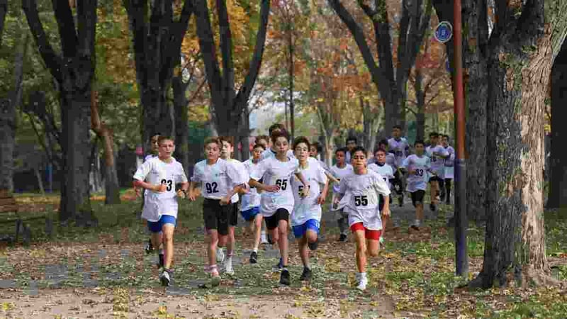'Başöğretmen Atatürk Kros Yarışması' nefes kesti