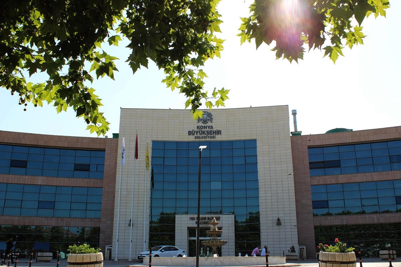 AKP’li Konya Belediyesi’nden basına tehdit: Eleştirel haber yapan 3 yerel gazeteye “reklam kesme” cezası