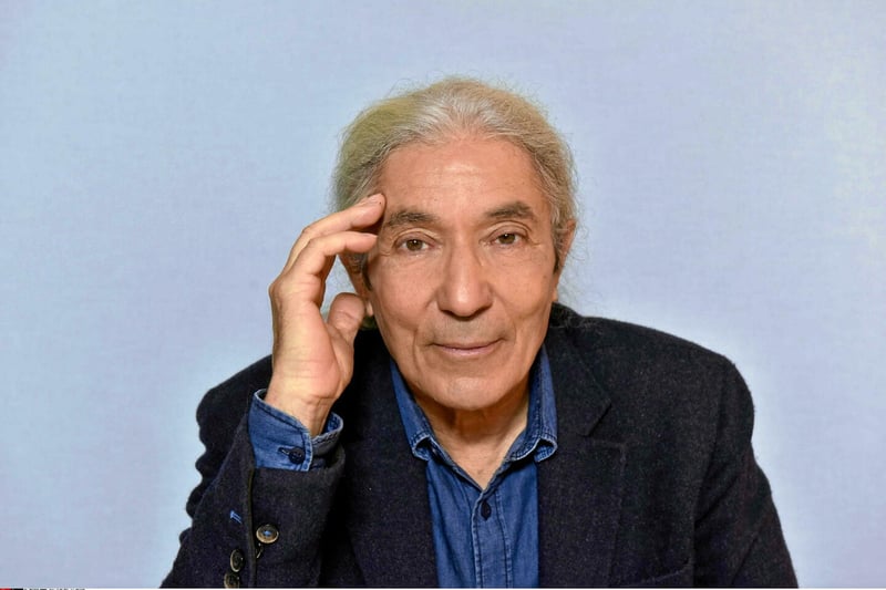 Boualem Sansal court avec les éléphants !