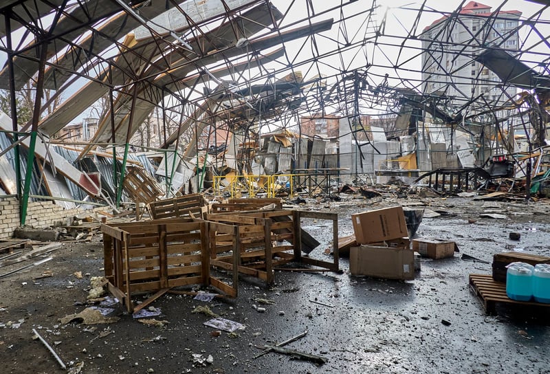 Guerre en Ukraine, jour 1359 : sanctions contre un proche de Zelensky, appel au cessez-le-feu