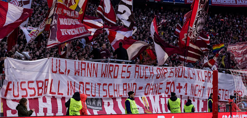 „Uli, wann wird es auch dir endlich klar?“ – Bayern-Fans sticheln gegen Hoeneß