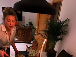 Hollywood-Star öffnet Fotoalbum: Amber Heard zeigt seltenes Babyfoto von Tochter Oonagh