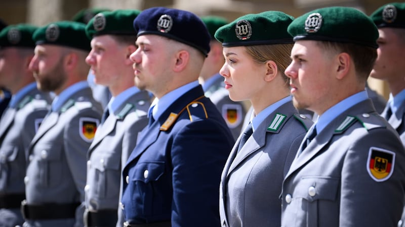 Neuer Wehrdienst - Warum müssen nur die Männer zur Musterung?