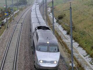 Une personne meurt heurtée par le TGV près d’Angers, le trafic des trains est fortement perturbé de Nantes jusqu’au Mans