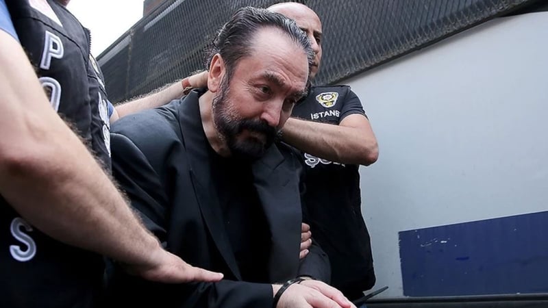 Adnan Oktar paylaşımlarına soruşturma: 450 hesap ve internet sitesine erişim engeli