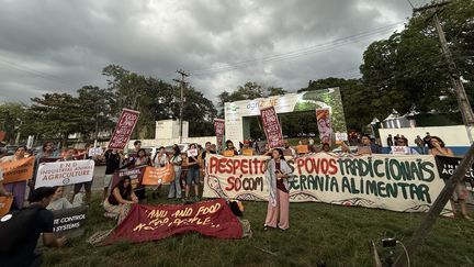 "Ça fend le cœur de les voir là" : le lobby de l'agrobusiness s'invite en force à la COP30 de Belém