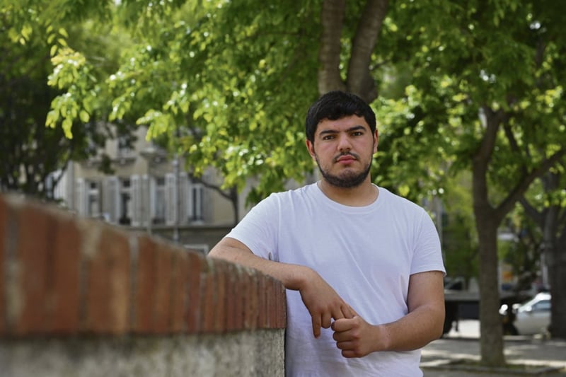 Après la mort de son frère Mehdi, Amine Kessaci s’élève contre le narcotrafic qui détruit les quartiers populaires de Marseille