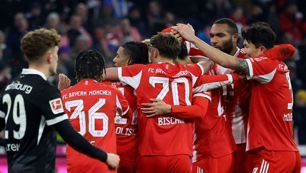 Bayern Münih, 2-0 geriye düştüğü maçta farka gitti!